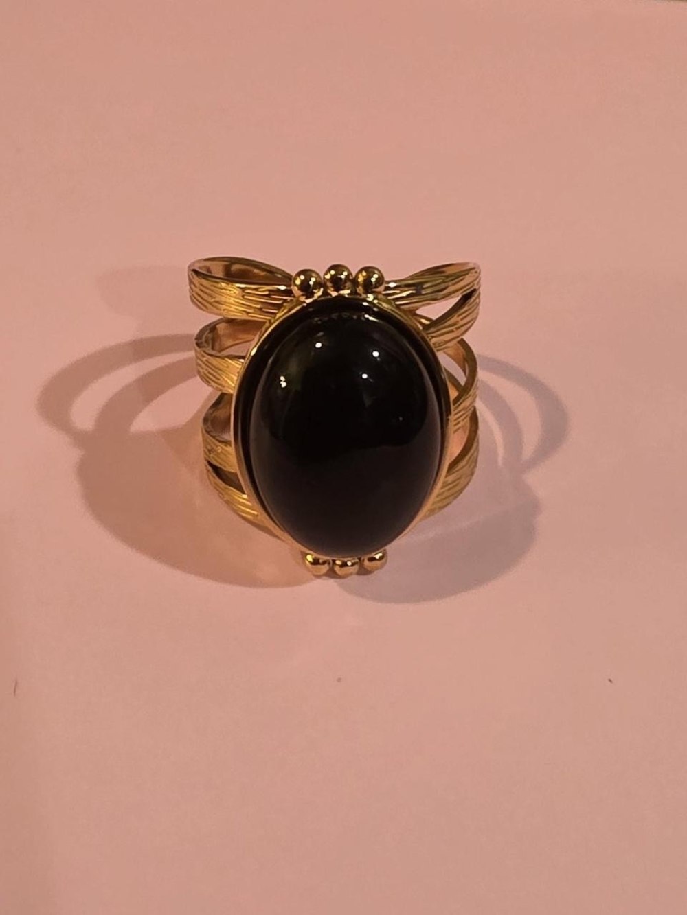 Source Unknown Gold-Tone Ring with Black Oval Stone